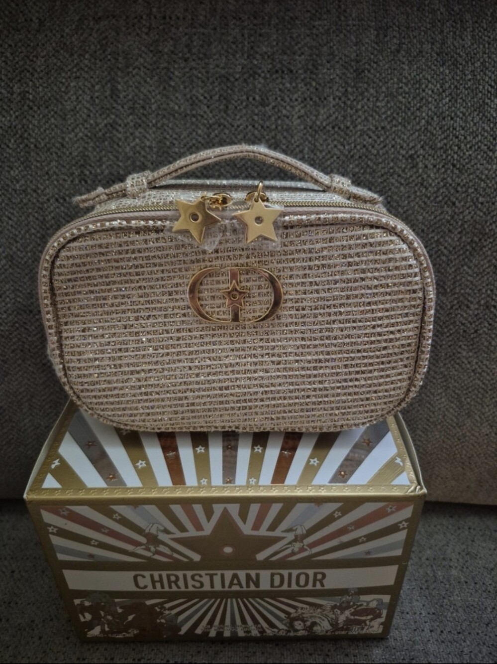 Dior Le Rituel Beaute Gold Holiday 2025 Makeup Bag - Picture 2 of 8
